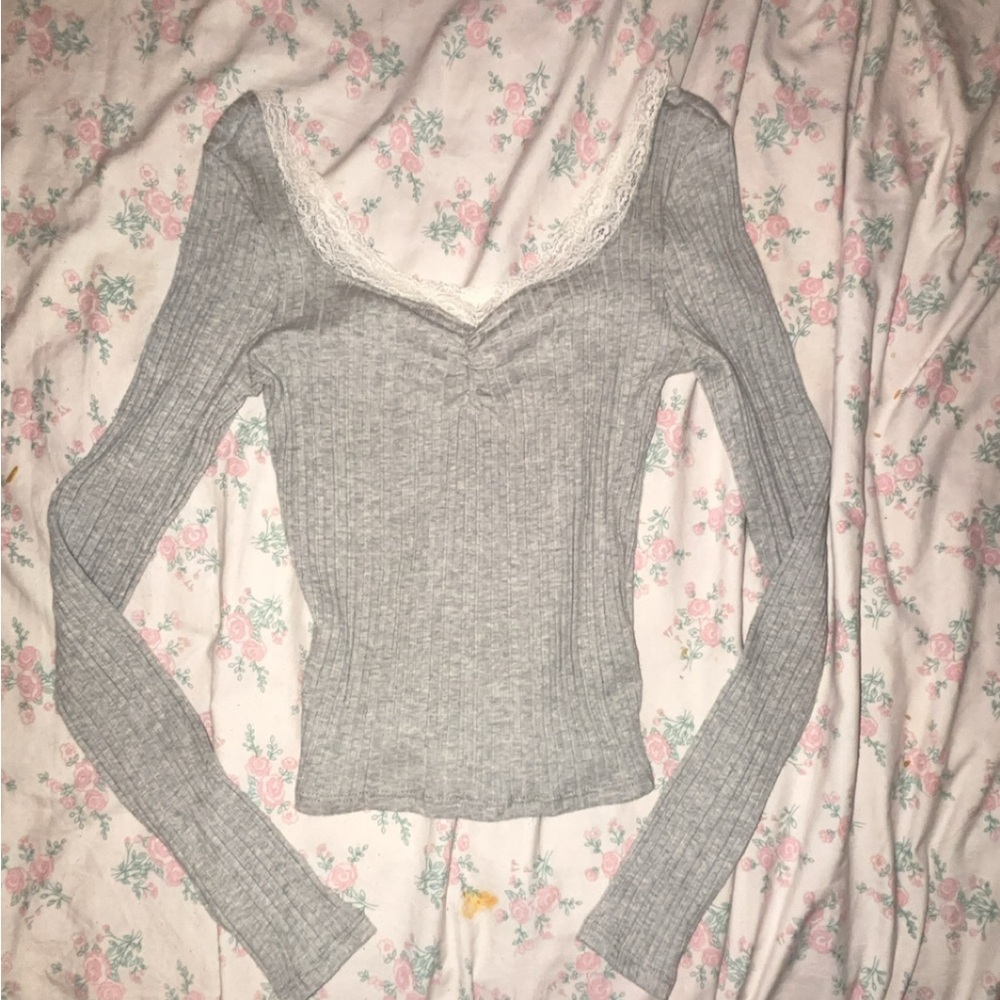 Tilly's Gray Ribbed Long Sleeve With Lace Trim